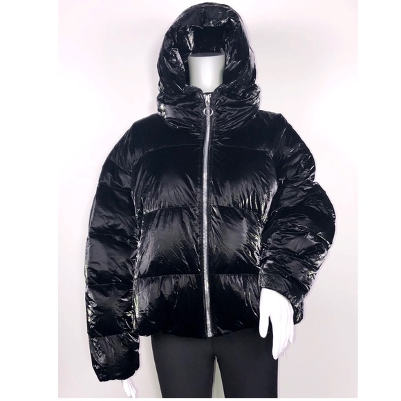 Sosken Studios Jess Blk Pearlize Short Down Jacket - Picture 2 of 16